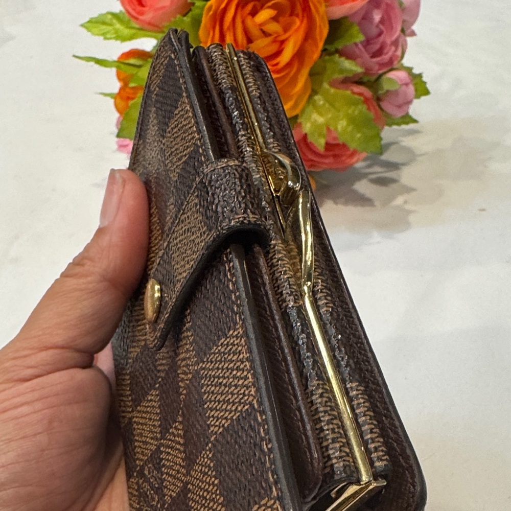 Authentic Louis Vuitton Damier Ebene Kisslock  Wallet - Picture 5 of 11